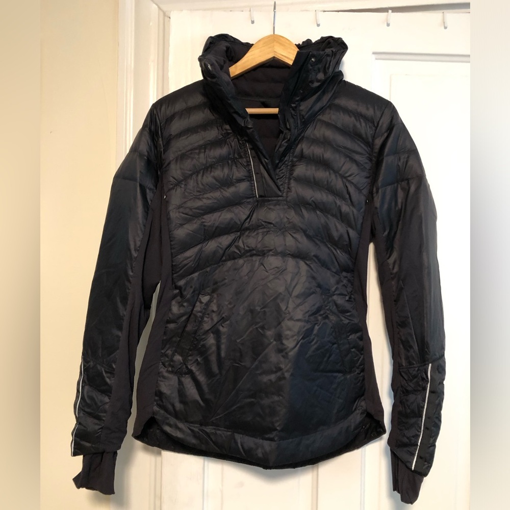 Lululemon down for a run pullover. Black, size 8
